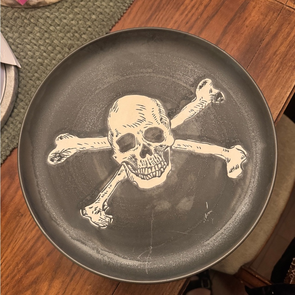 NEW Threshold Halloween Skull Stoneware cake stand